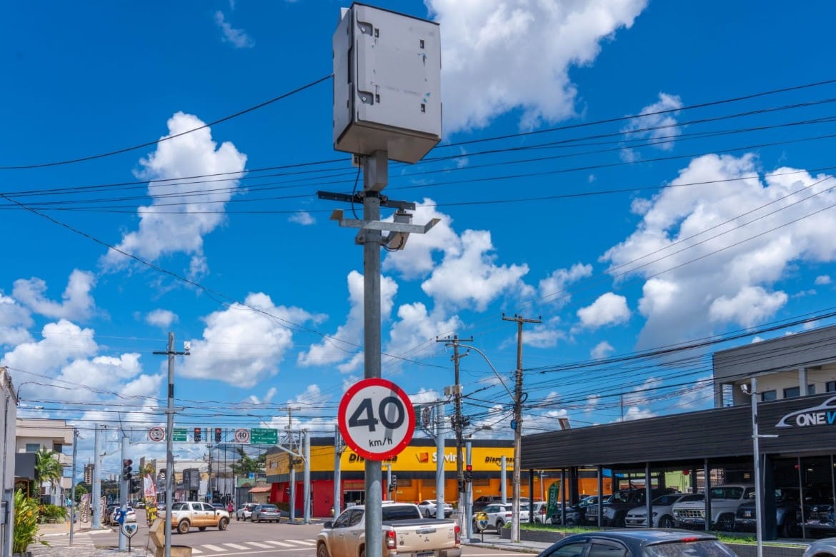 Prefeitura promove ação de conscientização de motoristas antes de reativar radares