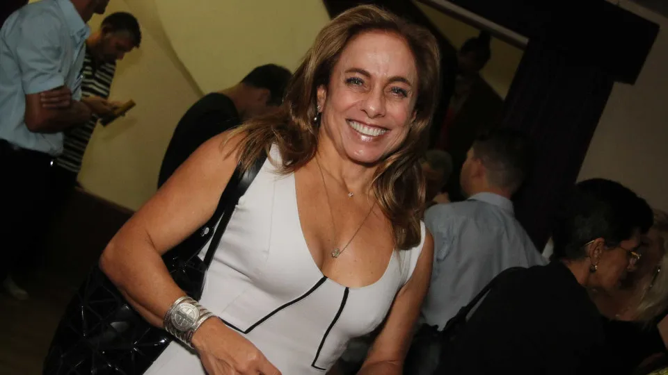 A gente está se conhecendo, diz Cissa Guimarães sobre affair com cantor do Timbalada