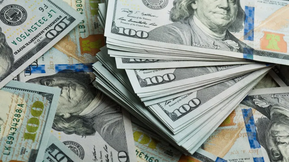Dólar cai 0,59% e vai a R$ 5,691; Bolsa fica estável