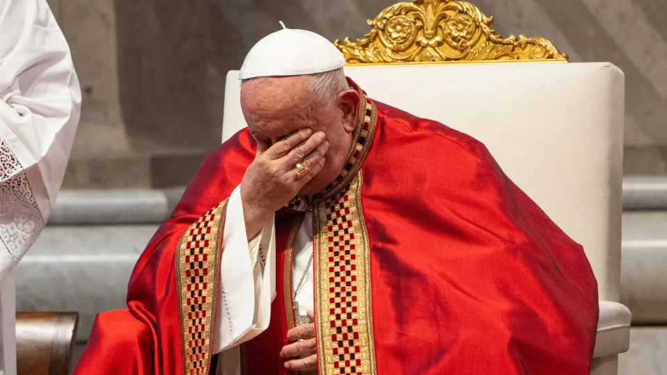 Papa Francisco apresenta 'leve melhora' e tem noite tranquila, diz Vaticano