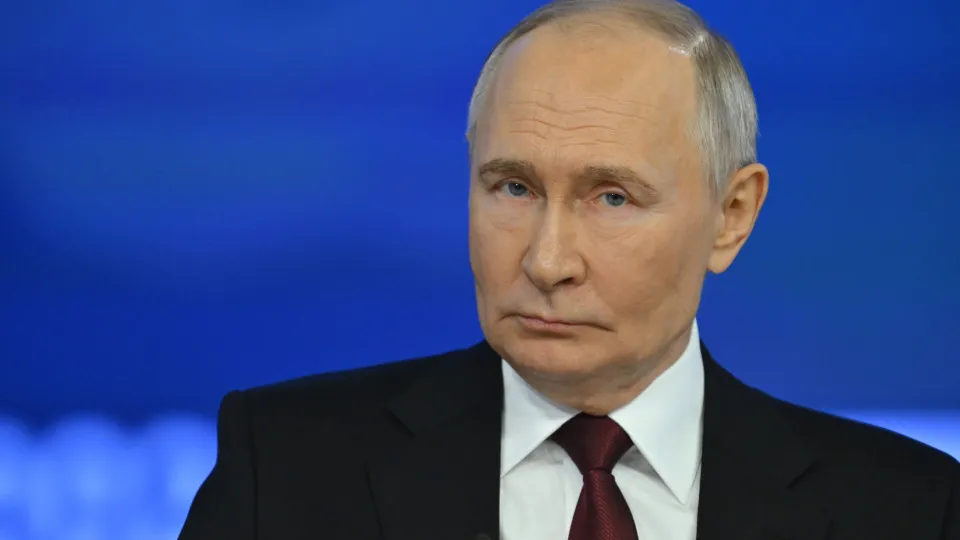 Em telefonema, Trump e Putin dizem concordar com fim da guerra e preveem encontro