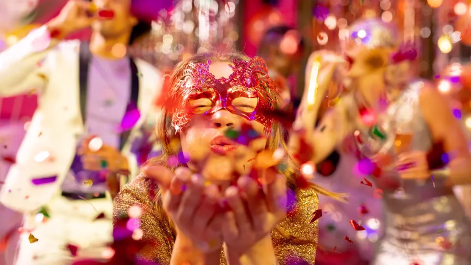 Pré-Carnaval: fazer skincare antes da folia reduz danos e irritações