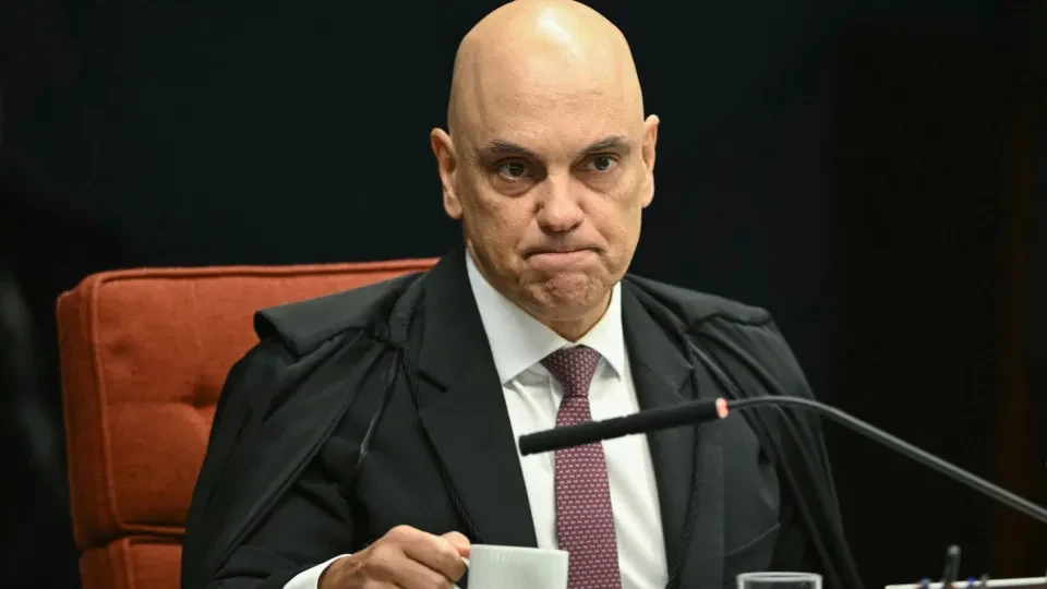 De 'bomba atômica' a 'terremoto político': mídia internacional repercute caso Vorcaro e Moraes