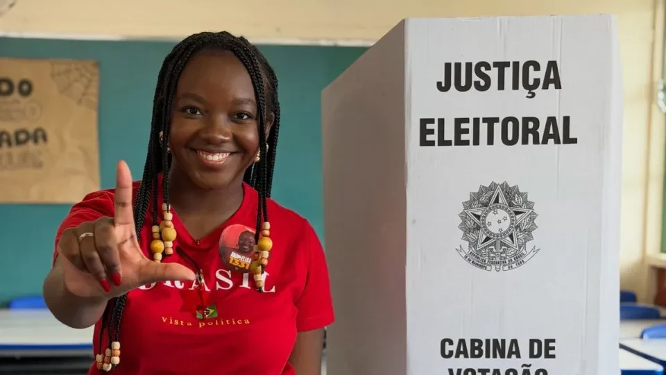 Ana Elisa desativa conta no X após sofrer ameaças de morte