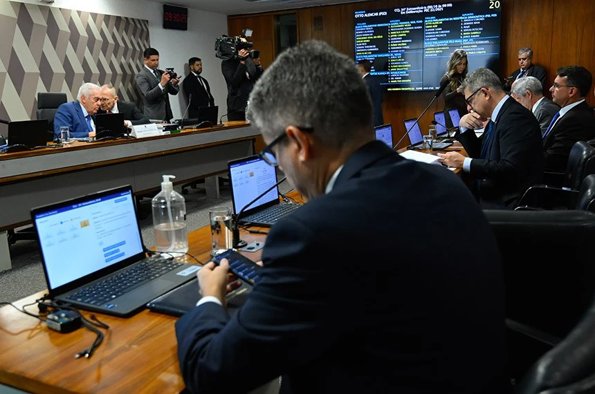 CCJ pode concluir votação da PEC da Segurança Pública nesta quarta