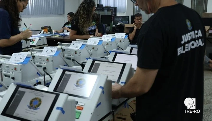 Urnas eletrônicas são preparadas para o segundo turno em Rondônia