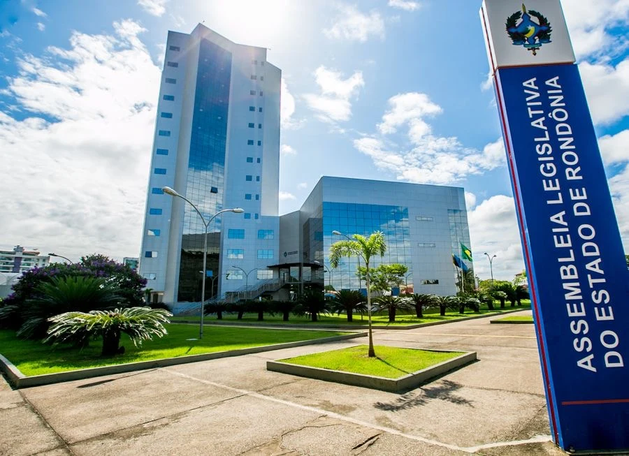 Servidores da Assembleia Legislativa de Rondônia relembram trajetórias e momentos históricos da instituição